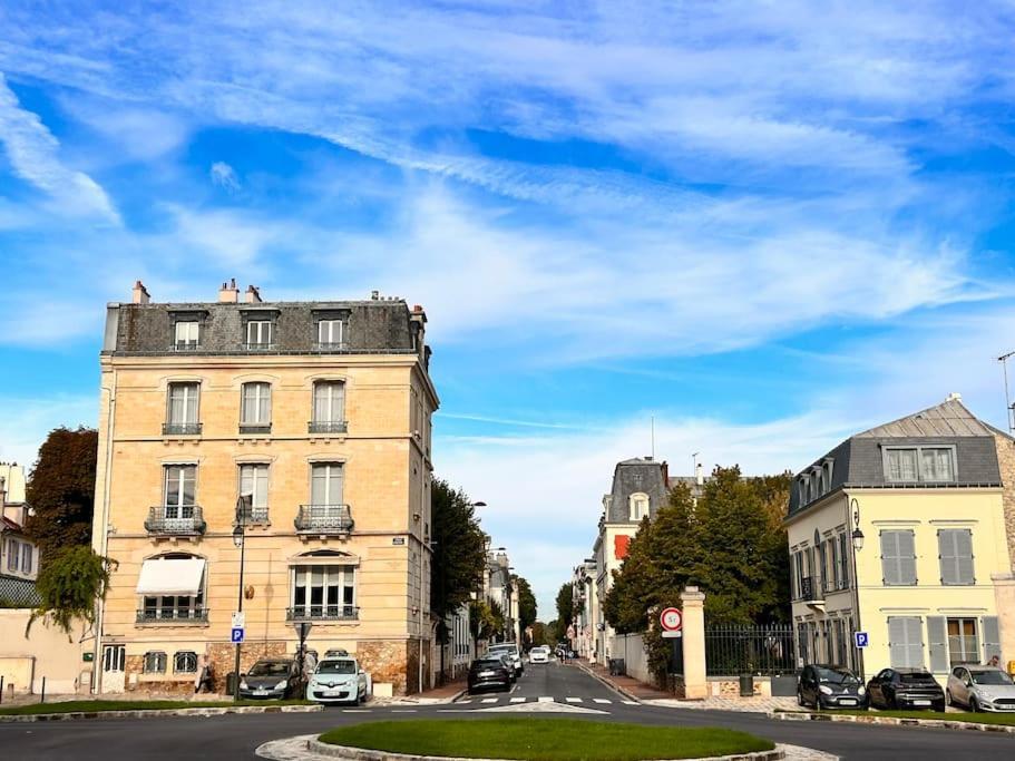 Beautiful, Modern 1-Bed Apartment, 5 Mins Rer A Saint-Germain-en-Laye Exterior photo